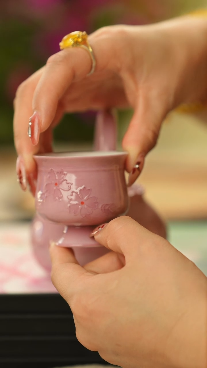 【闪购商品】茶杯 小高足 紫色堆料鼓腹