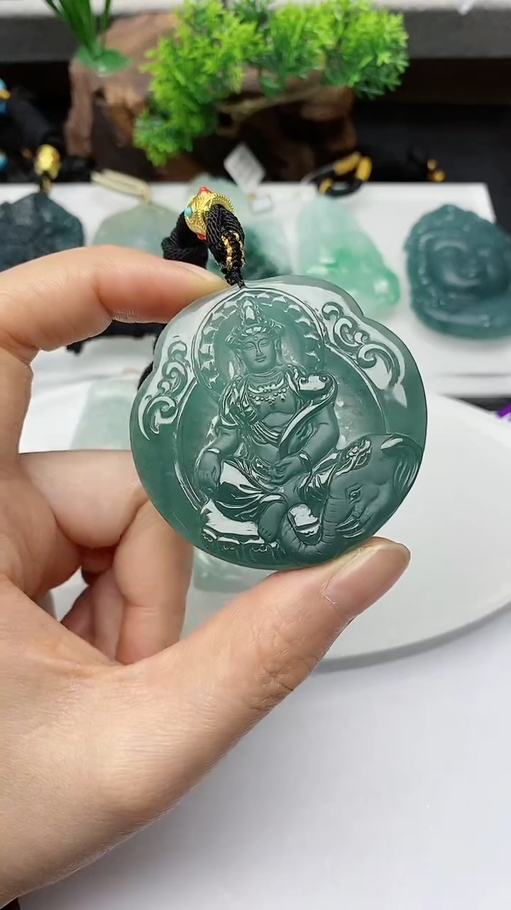 【闪购商品】翡翠颈饰未镶嵌