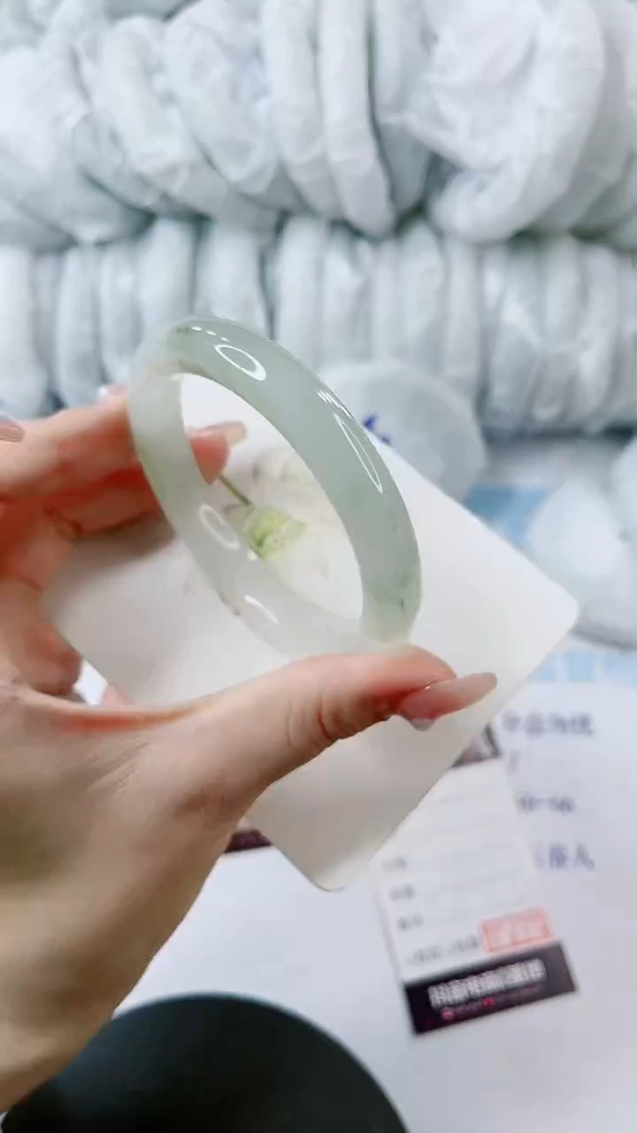 【闪购商品】石英质玉手镯未镶嵌0615611334-多样性发货