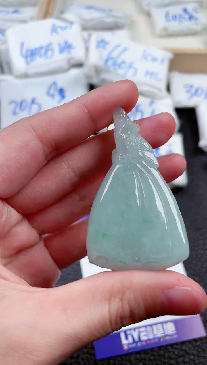 【闪购商品】翡翠颈饰未镶嵌00002300