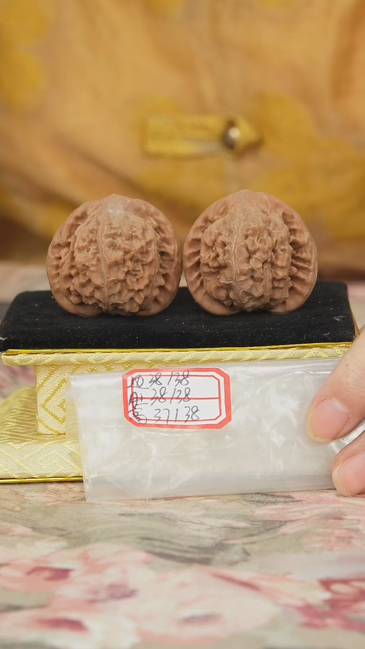 吊坠文玩核桃一代望月