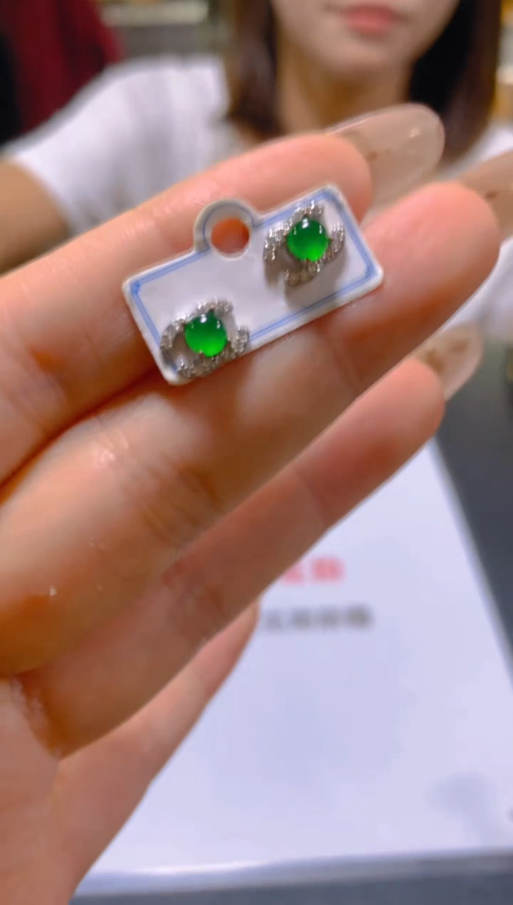 未镶嵌翡翠耳饰多样性发一