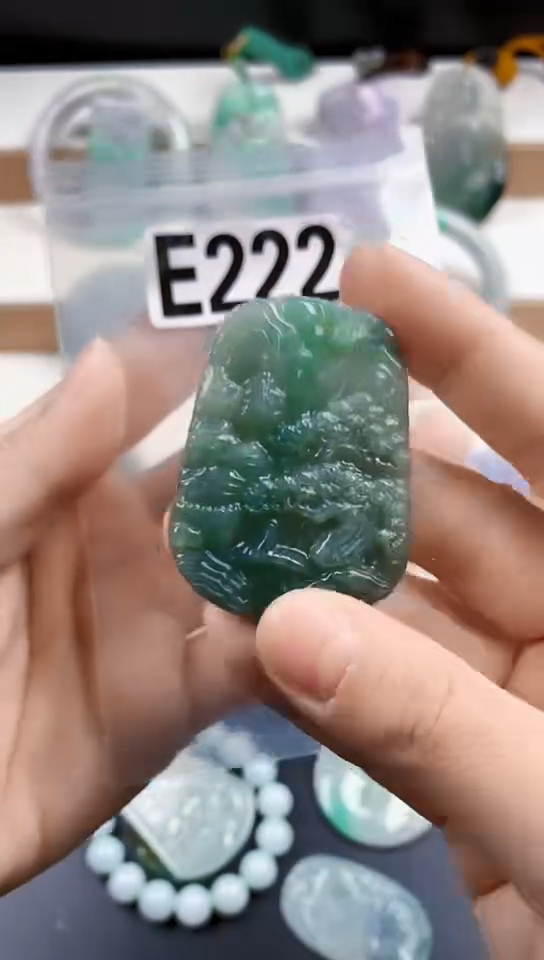 颈饰未镶嵌翡翠天然翡翠吊坠挂件