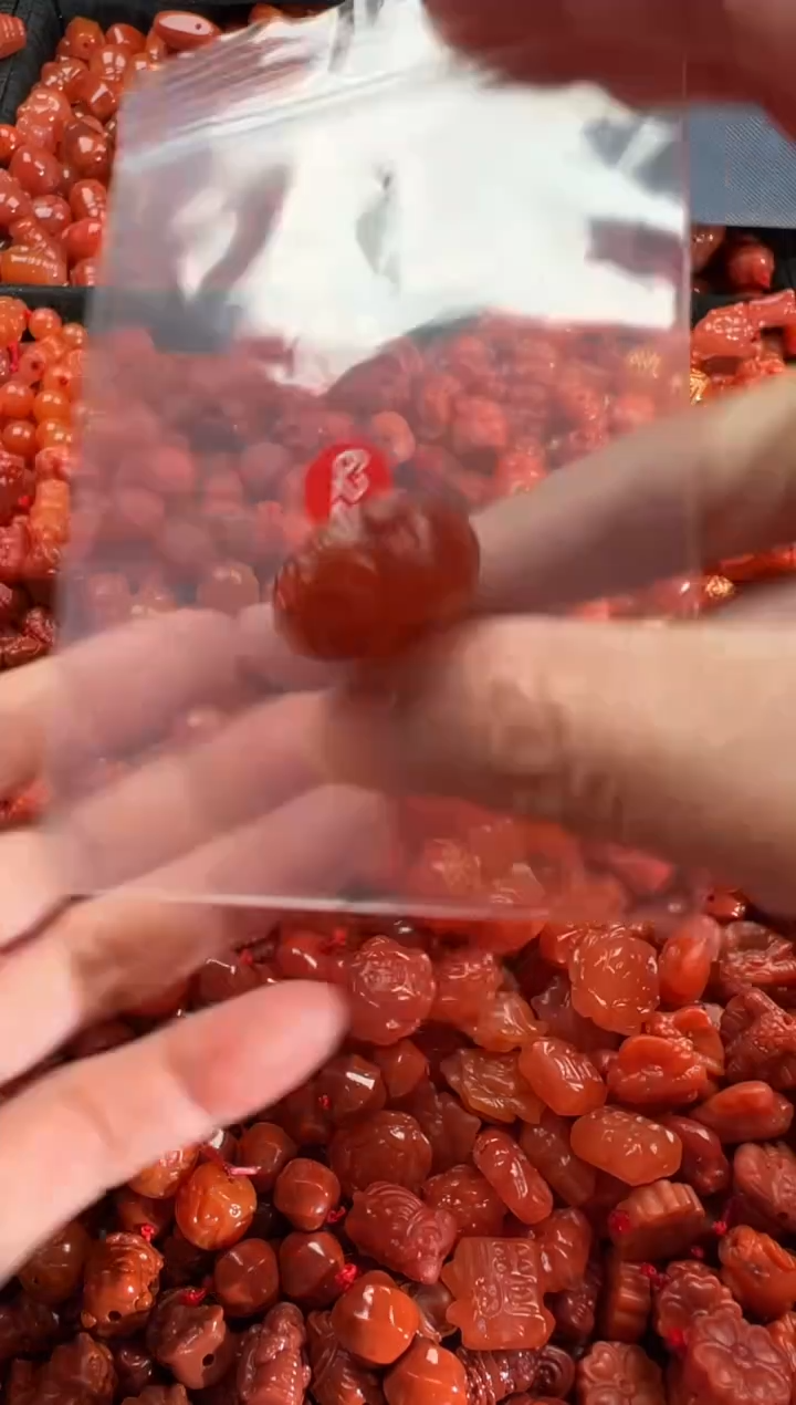 【闪购商品】南红玛瑙颈饰未镶嵌1