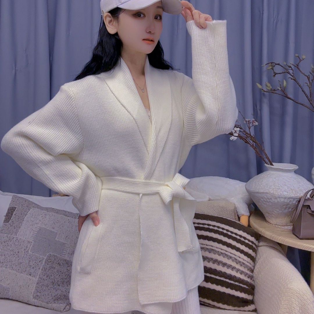 M51X001慕之淇高级感白色气质减龄小香风针织套装