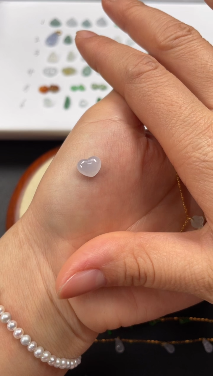 吊坠(不含链)18K金镶嵌翡翠一个JK210