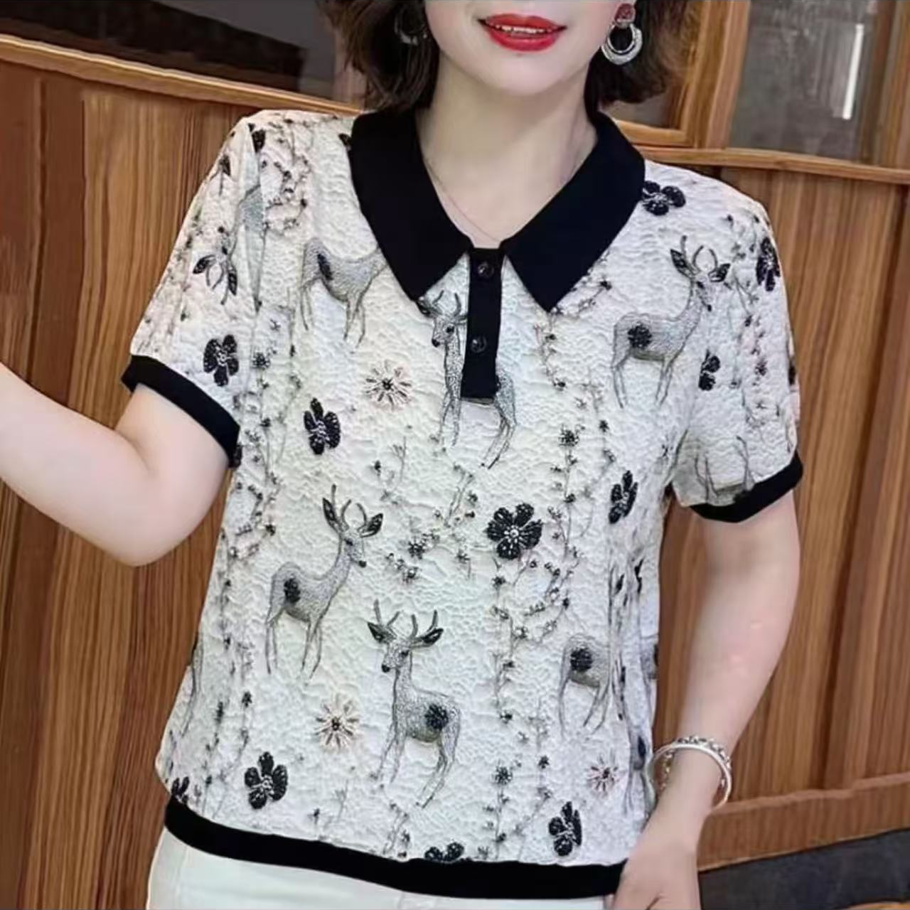 2025翻领休闲风薄款极简风中老年女装T恤夏季百搭洋气妈妈装上衣
