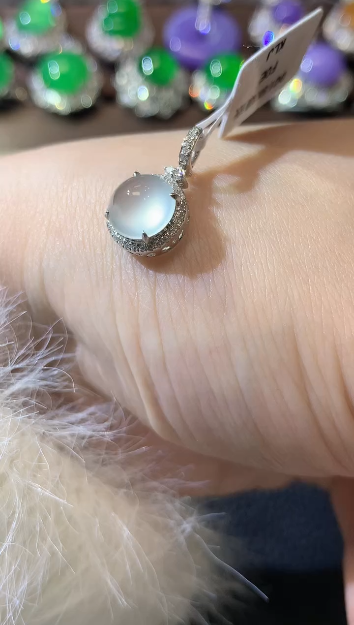 【闪购商品】翡翠吊坠(不含链)18K金镶嵌D13翡翠