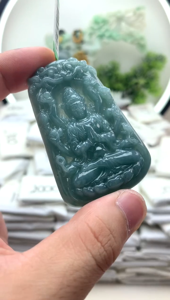颈饰未镶嵌翡翠千手观音