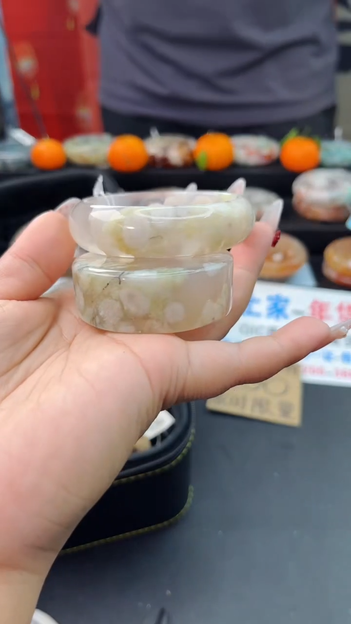 【闪购商品】石英质玉手镯未镶嵌赠送镯心（54圈口）