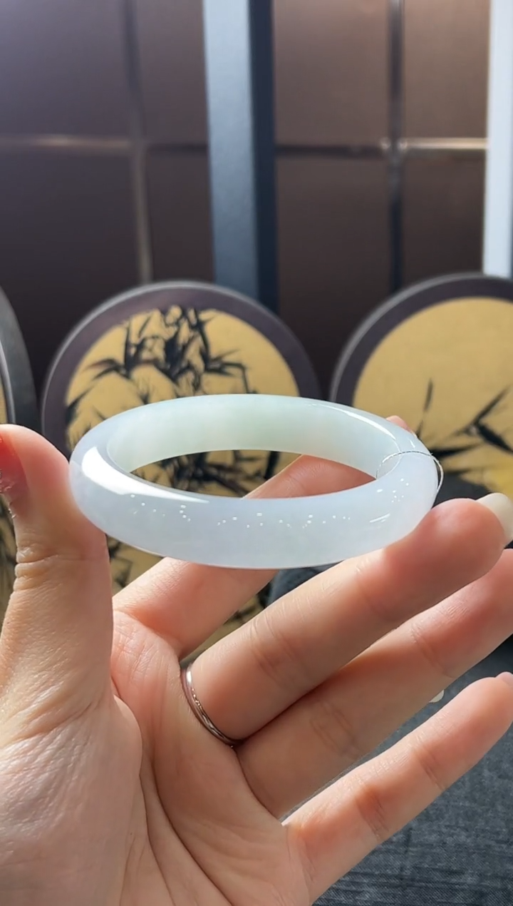 【闪购商品】翡翠手镯未镶嵌翡翠手镯（56）