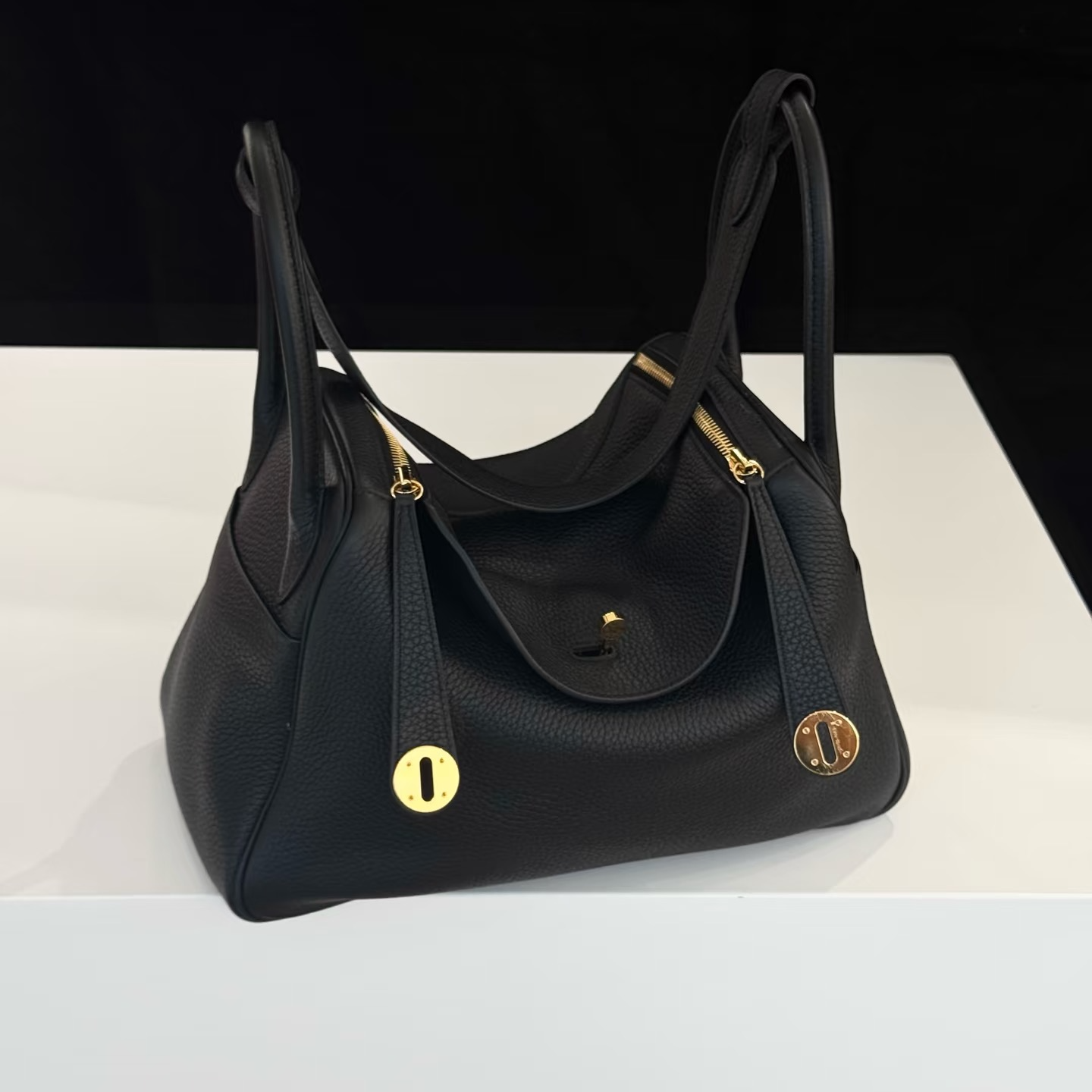 99新 Hermes/爱马仕 爱马仕LINDY30黑金Y单肩包9353024