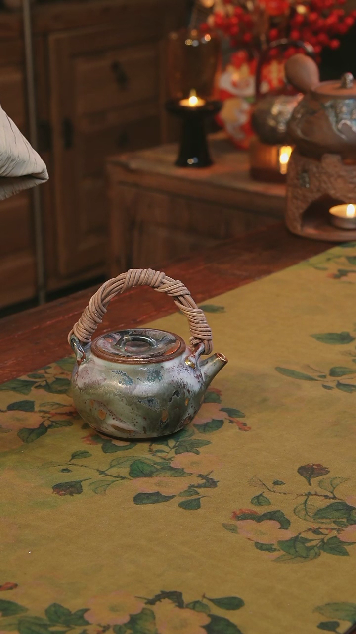 【闪购商品】瓷片提梁壶--------------