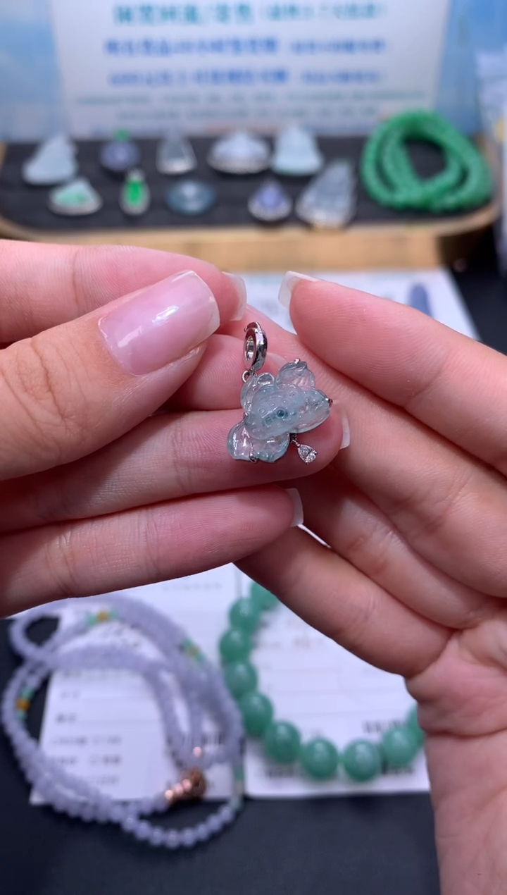 颈饰18K金镶嵌翡翠模式推广期48小时鉴赏期