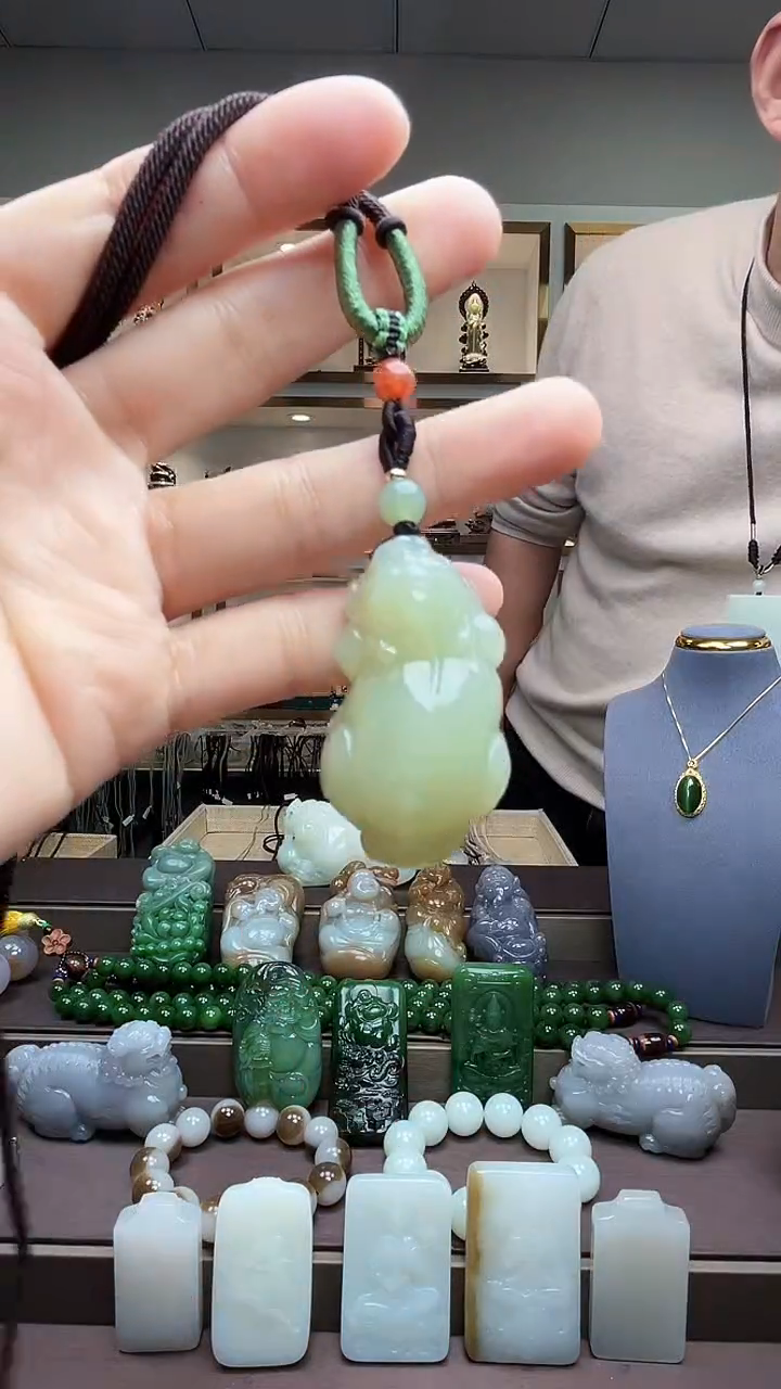 【闪购商品】和田玉颈饰未镶嵌苏