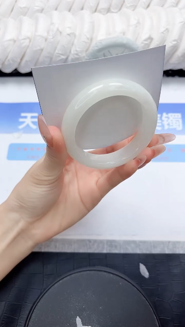 和田玉手镯未镶嵌364-52