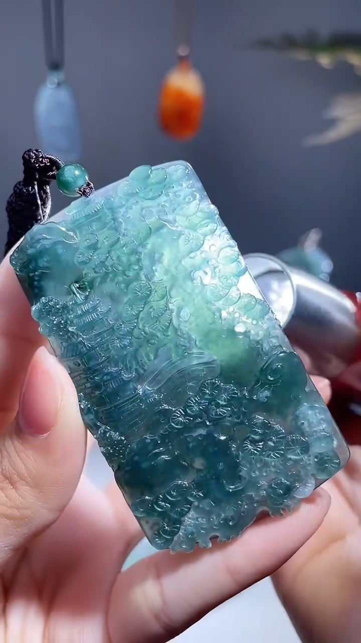 颈饰未镶嵌翡翠山水