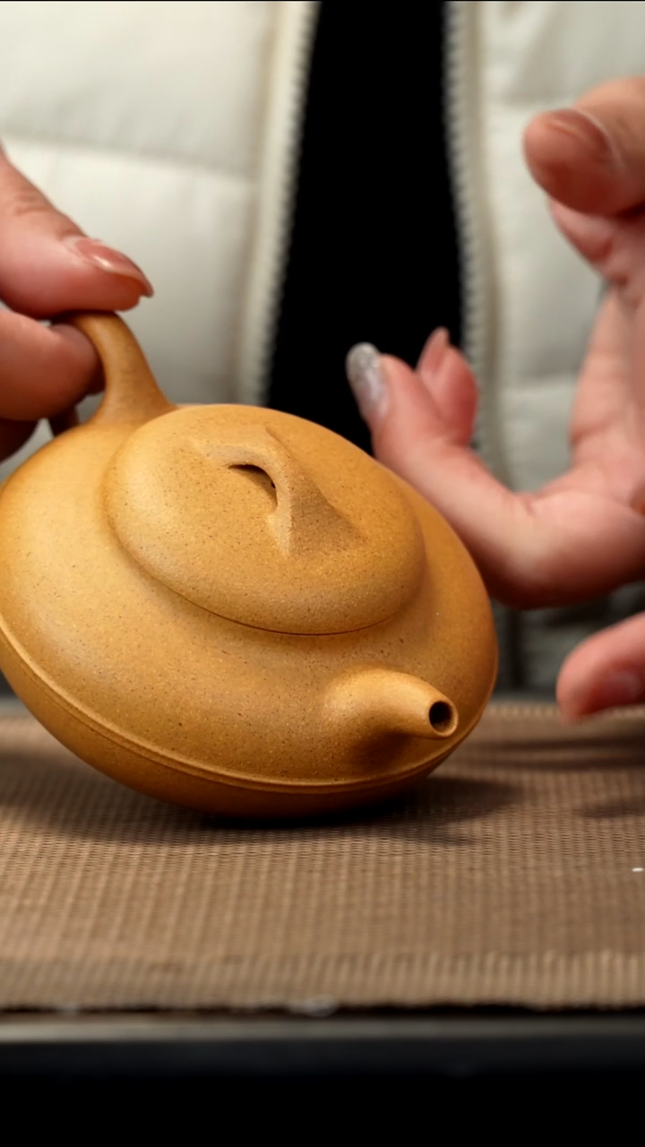 紫砂茶盏黄金段线圆130CC