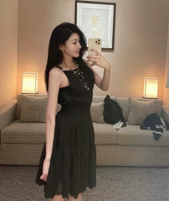 99新 Chanel/香奈儿 潮奢豆 严选/双C徽标钻扣连衣裙/H12347 