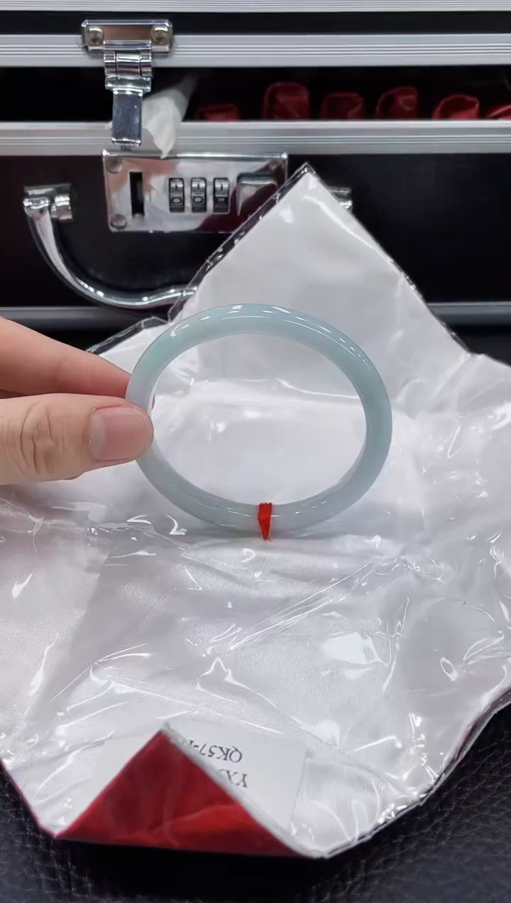 【闪购商品】翡翠手镯（贵妃镯）未镶嵌手镯