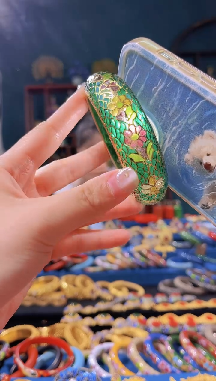 【闪购商品】脱胎手镯花卉绿色圈口60-63