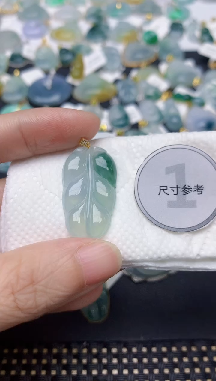 颈饰18K金镶嵌翡翠天然缅甸A货翡翠