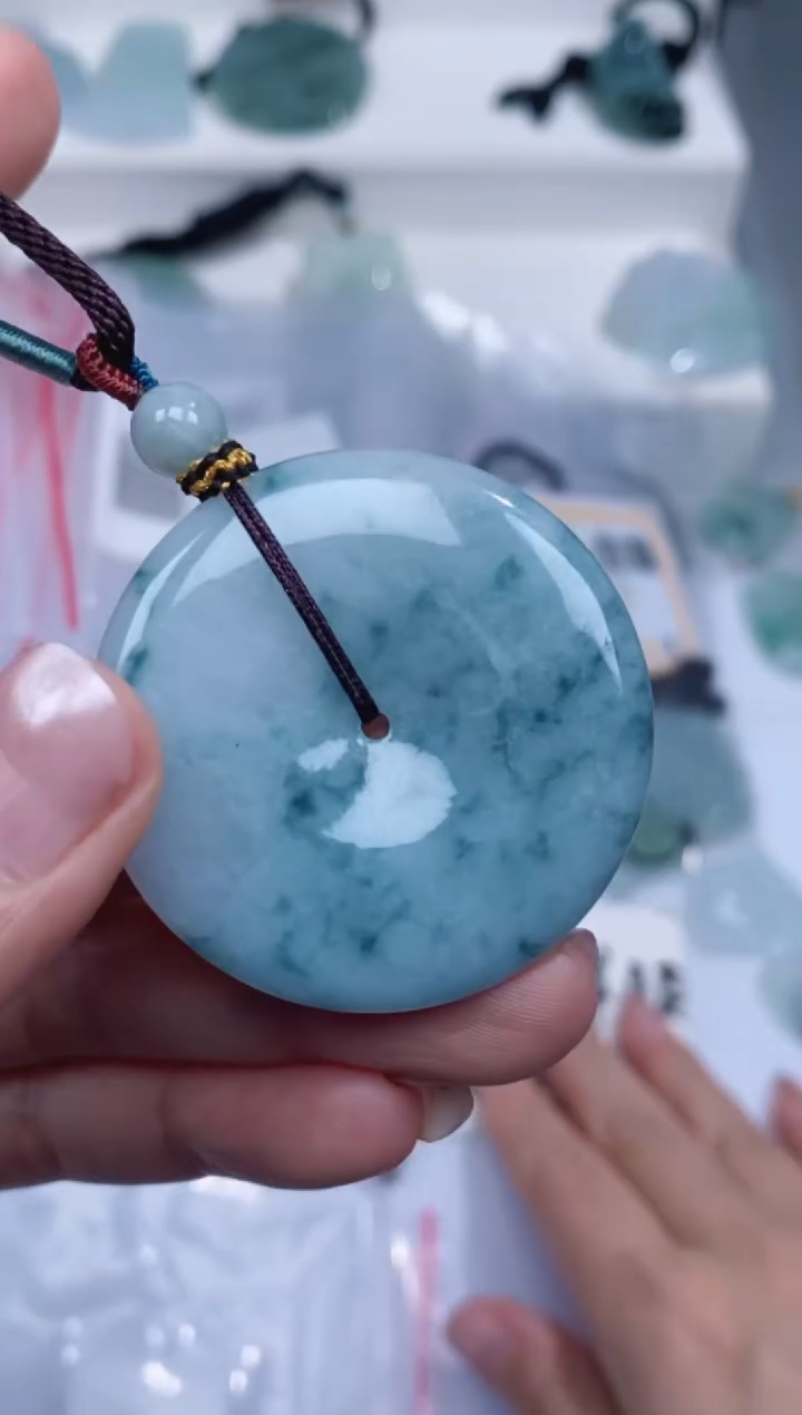 颈饰未镶嵌翡翠吊坠