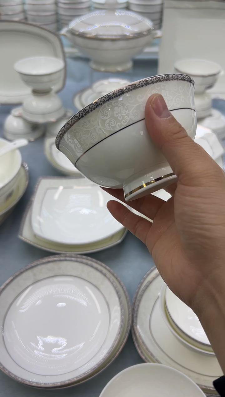 骨瓷玲珑4.5高6个  