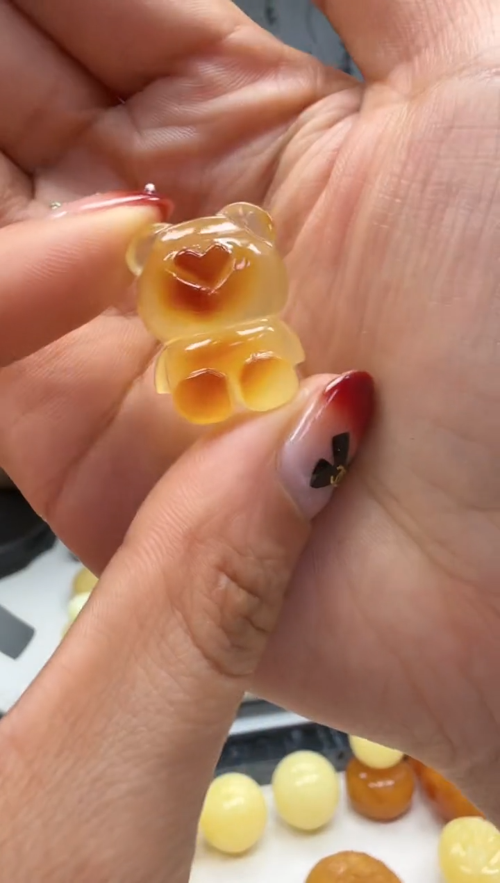 裸石琥珀未镶嵌如图