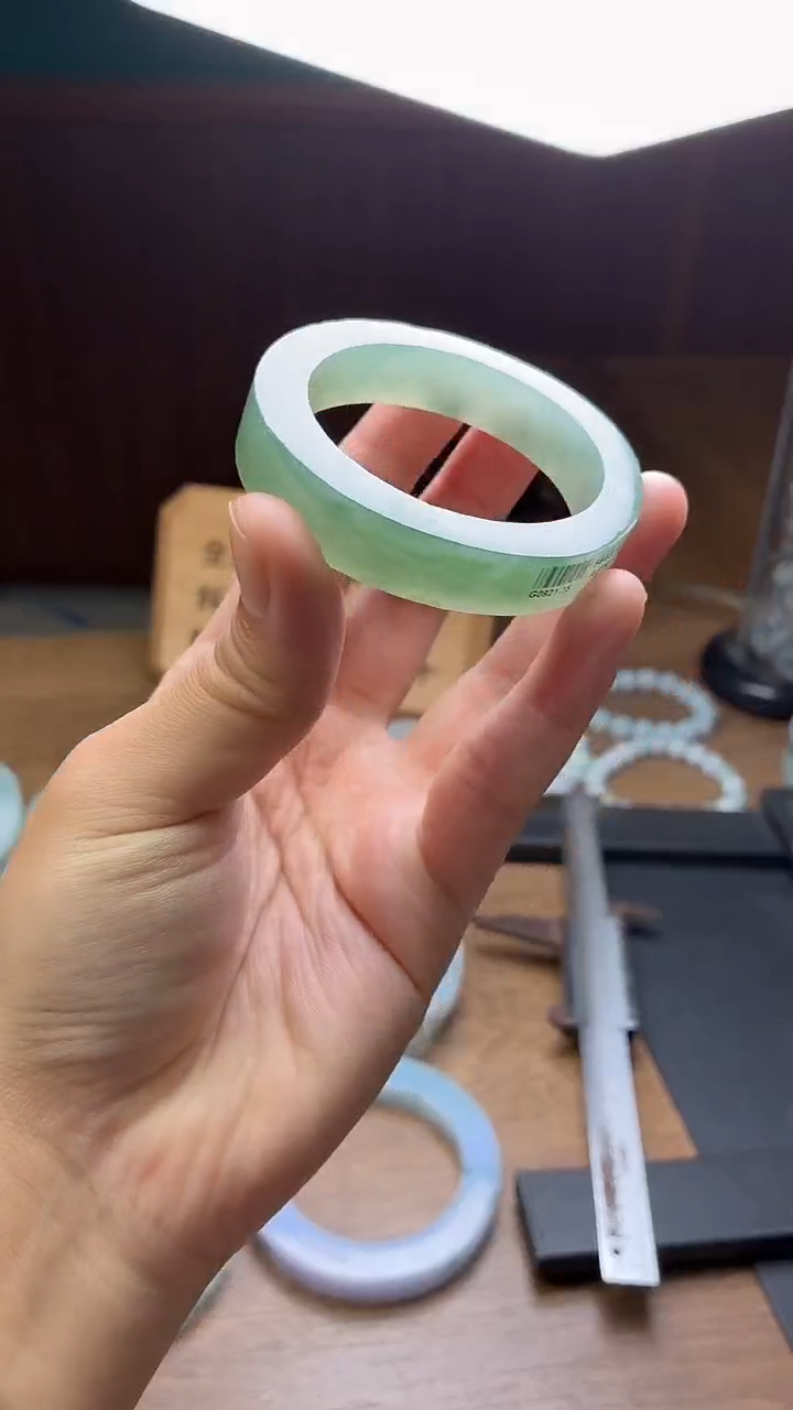 未镶嵌手镯定制翡翠蓝****️定制