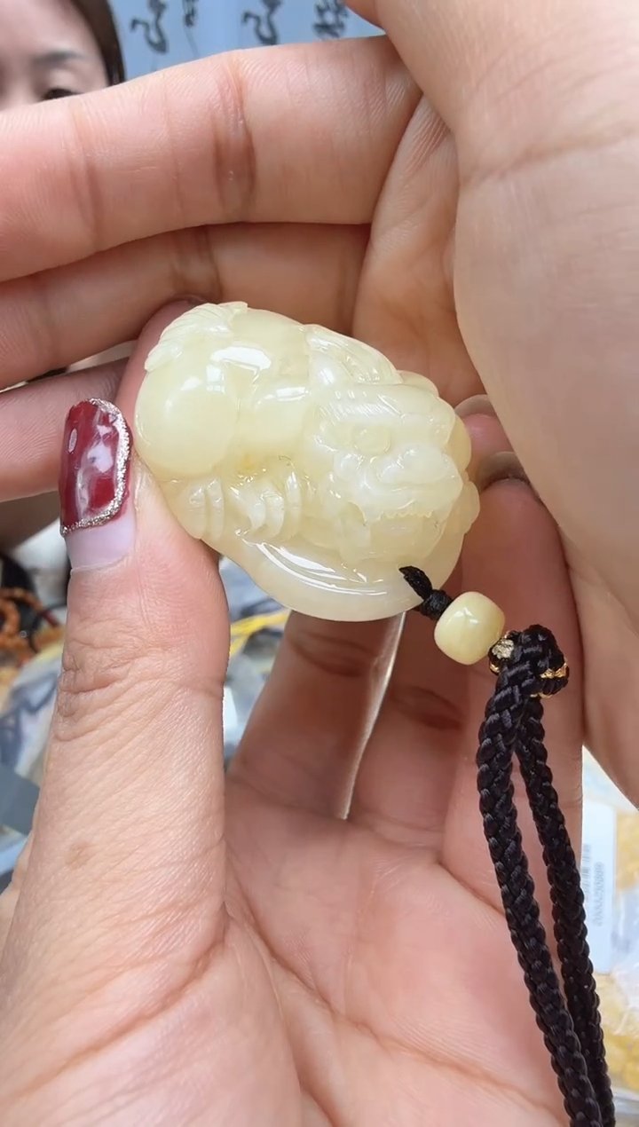 【闪购商品】琥珀裸石未镶嵌挂坠