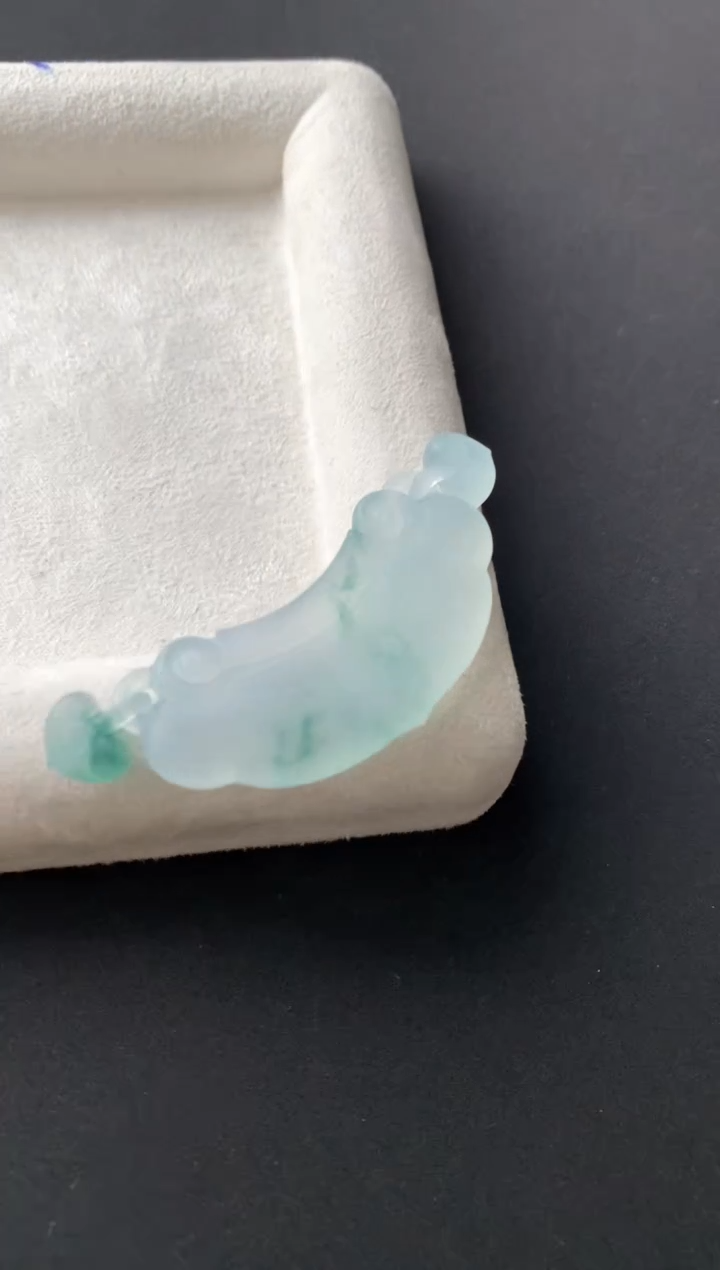 未镶嵌定制翡翠尺寸45.9*18.9*6.1