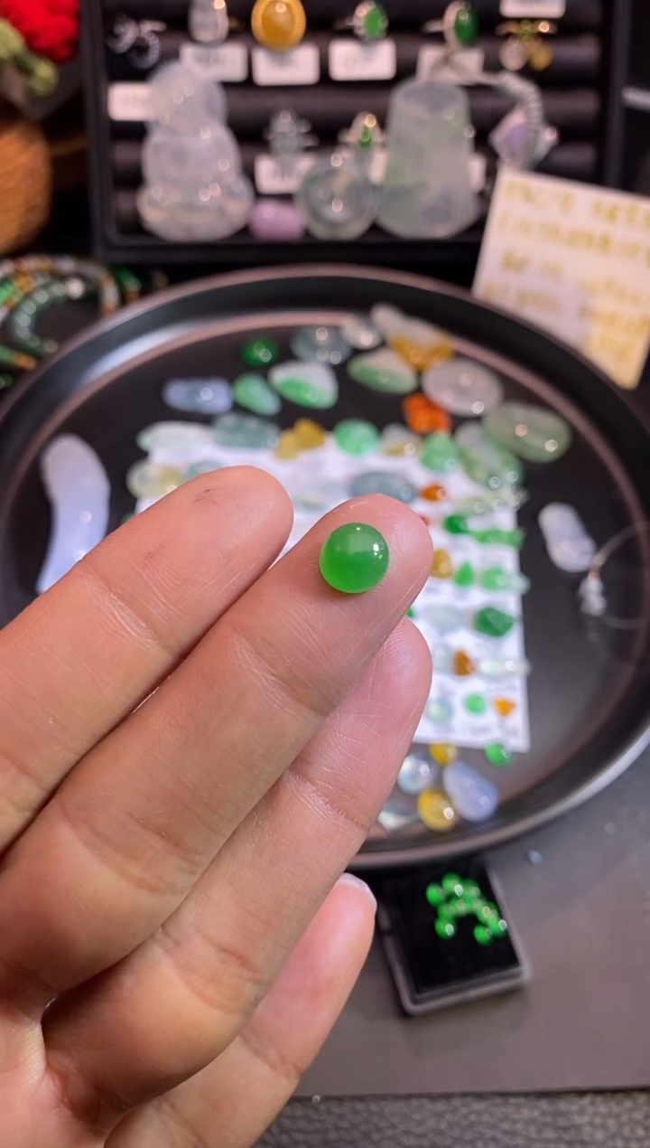 【闪购商品】翡翠挂件未镶嵌蛋