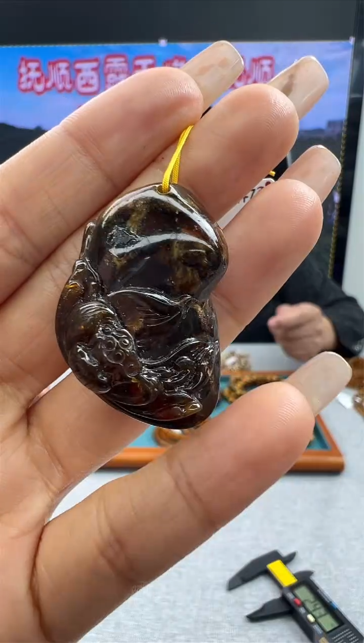 【闪购商品】琥珀颈饰未镶嵌53秒拍号