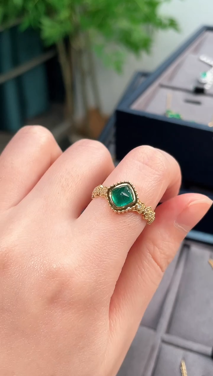 【闪购商品】祖母绿戒指18K金镶嵌/0.95ct/糖塔