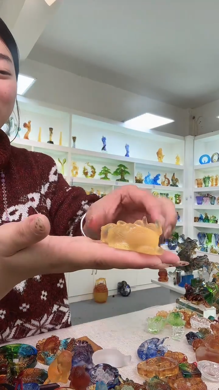 手工艺品琉璃小躺猫2个