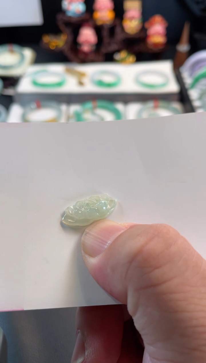 翡翠手镯未镶嵌31有纹裂