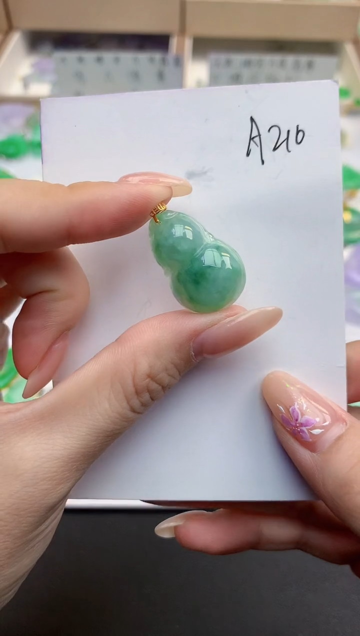 颈饰18K金镶嵌翡翠天然缅甸A货翡翠