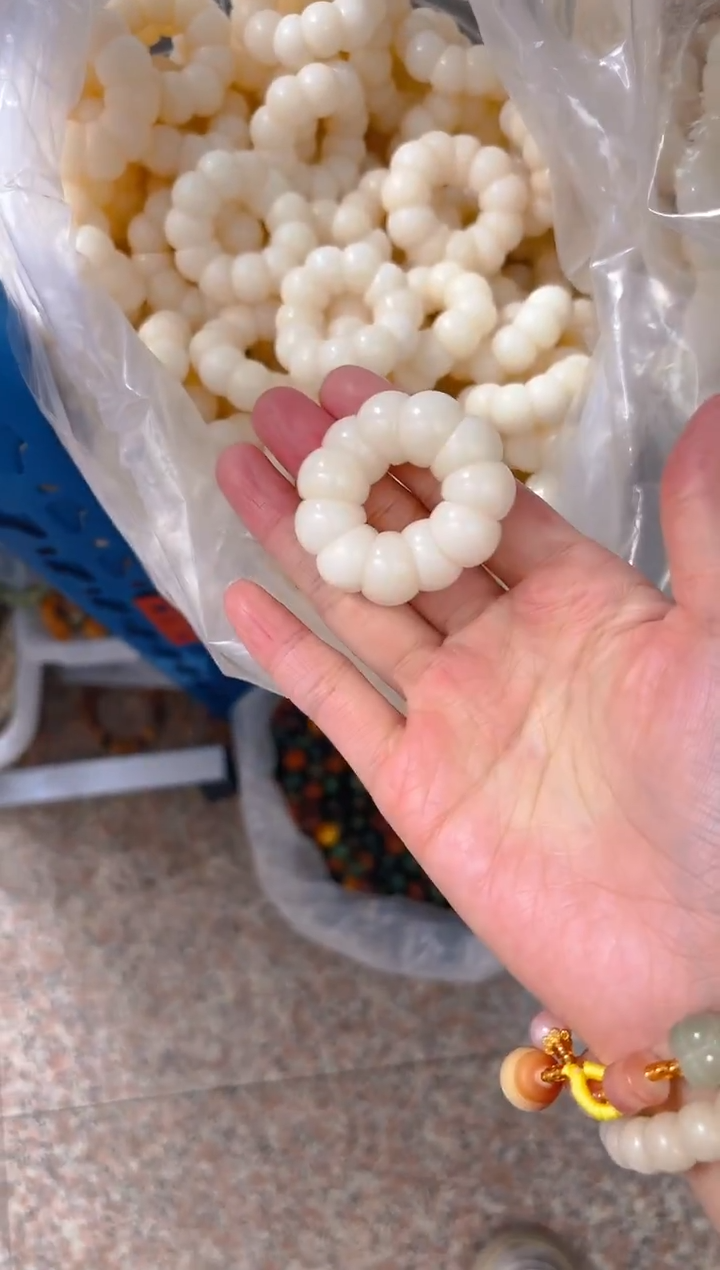 吊坠菩提根/象牙果白色手捻 