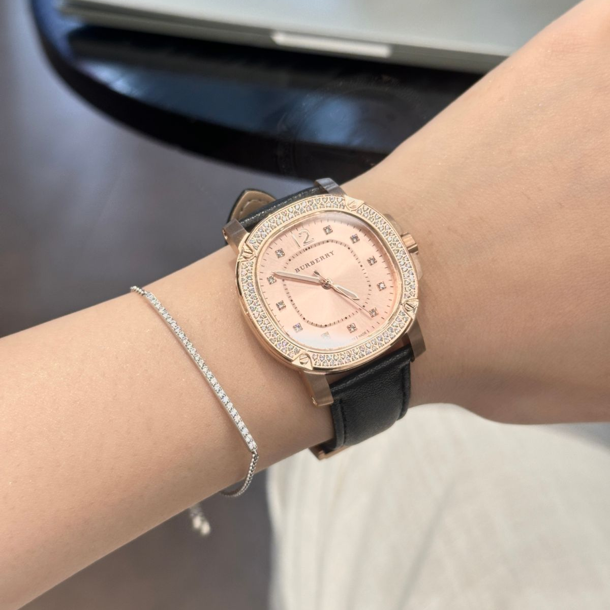 【海外直邮】BURBERRY博柏利/鹦鹉螺镶钻黑色皮带腕表34MM-BBY1823