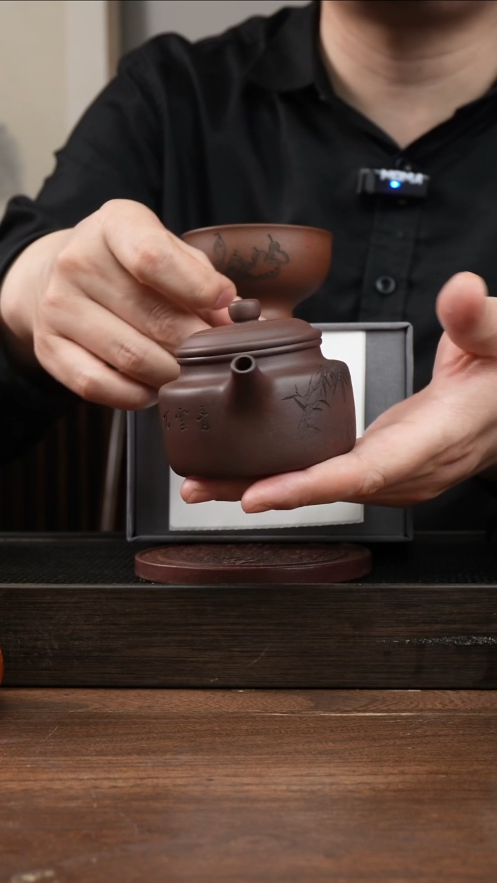 茶杯紫砂初****?紫泥德钟  刻绘竹子+隐藏福利 ！  