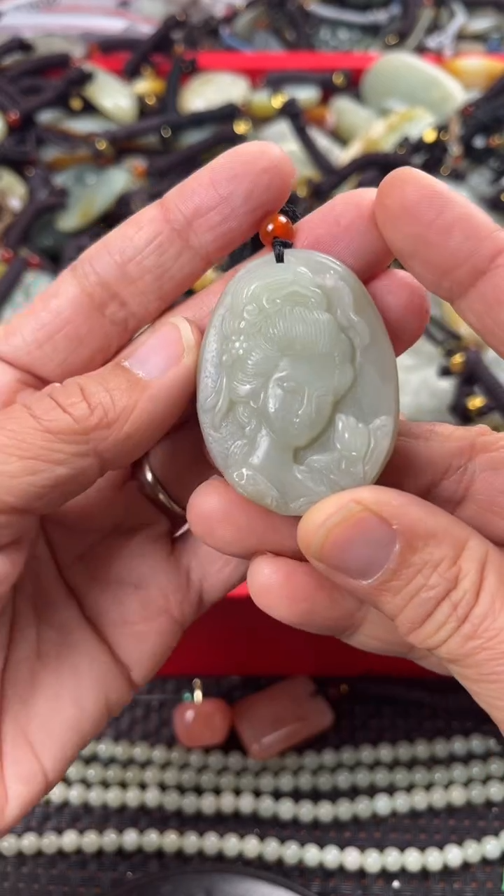 【闪购商品】和田玉颈饰未镶嵌多样性发货没有证书拍一发一有瑕