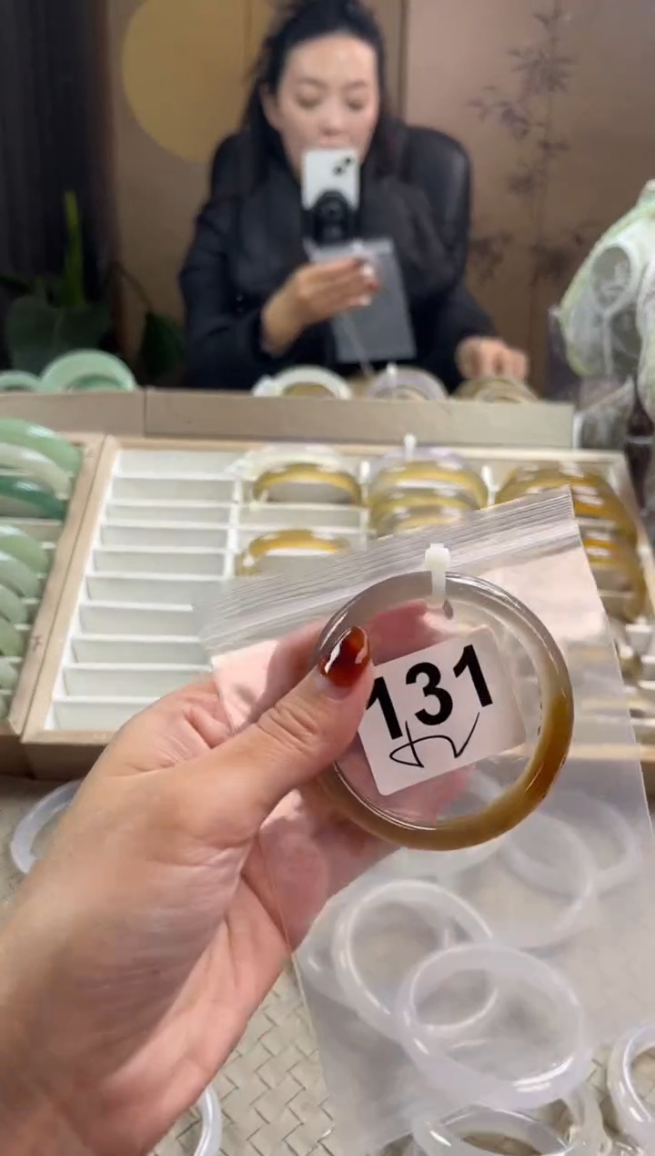 手镯玛瑙/玉髓未镶嵌131