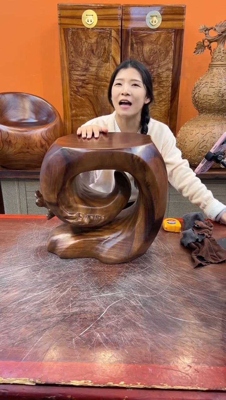 【闪购商品】稳定木实木创意凳子