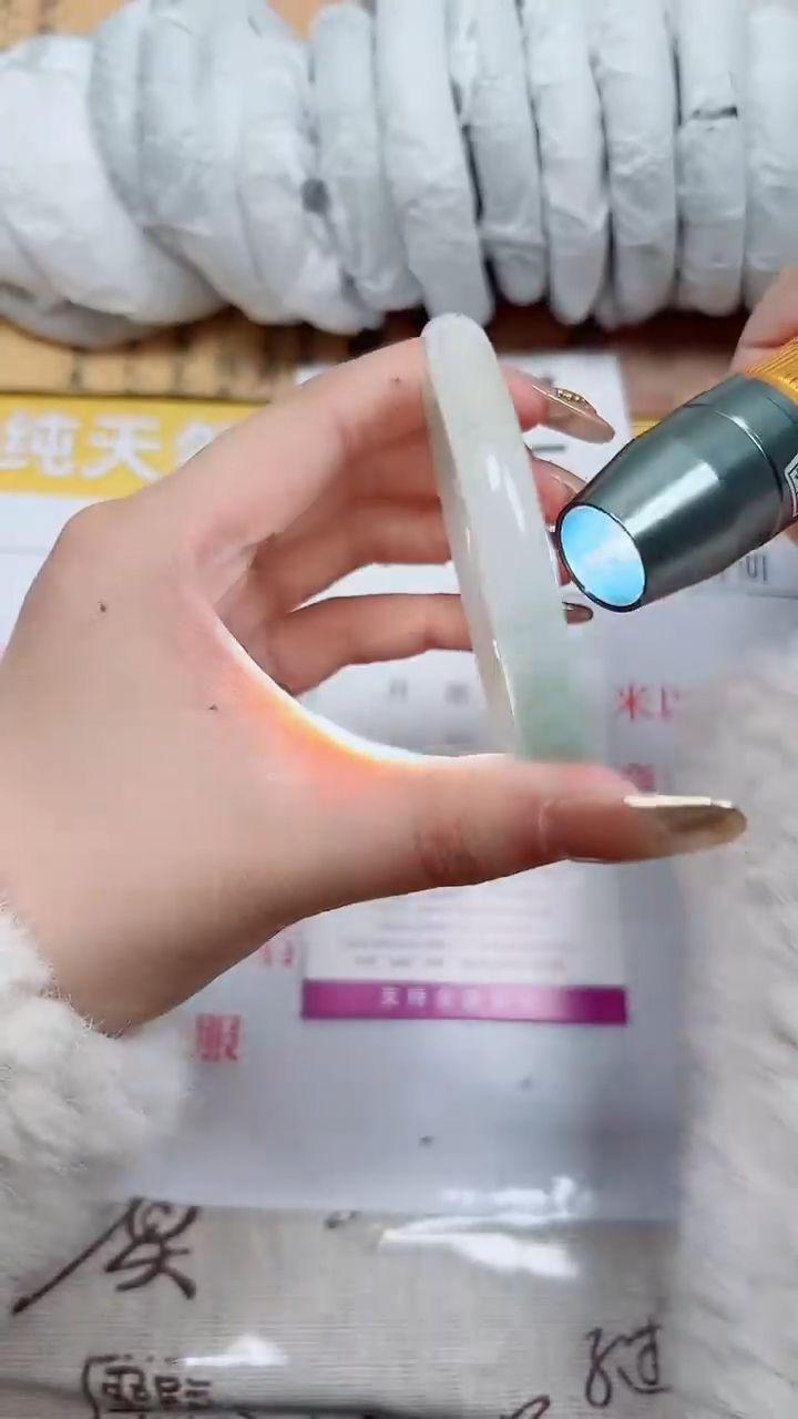 【闪购商品】石英质玉手镯未镶嵌K321-60