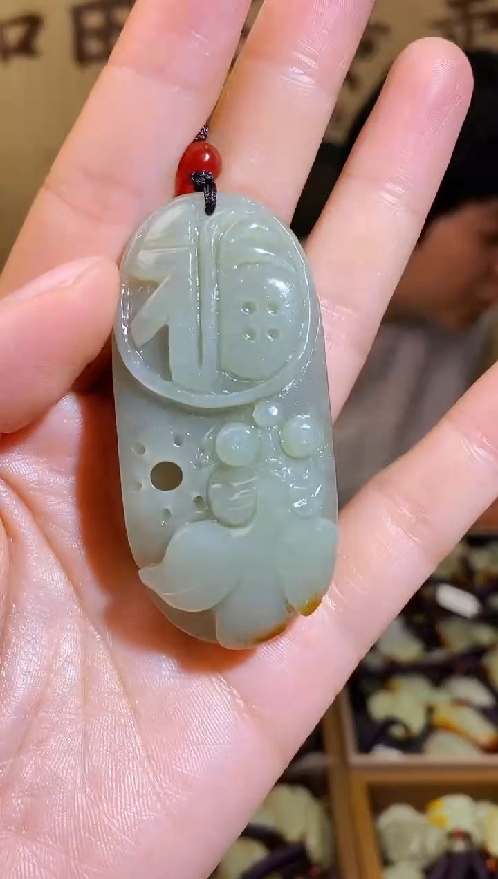 和田玉未镶嵌颈饰1