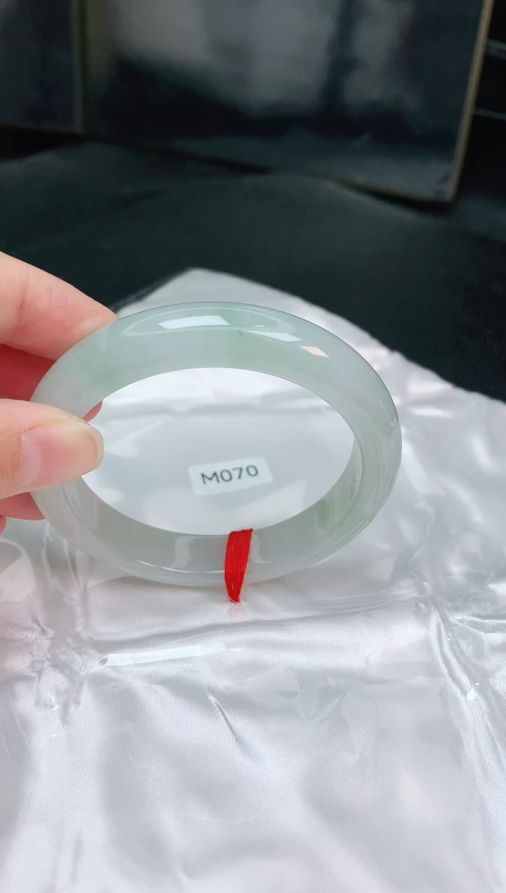 【闪购商品】翡翠手镯未镶嵌缅甸天然A货翡翠手镯