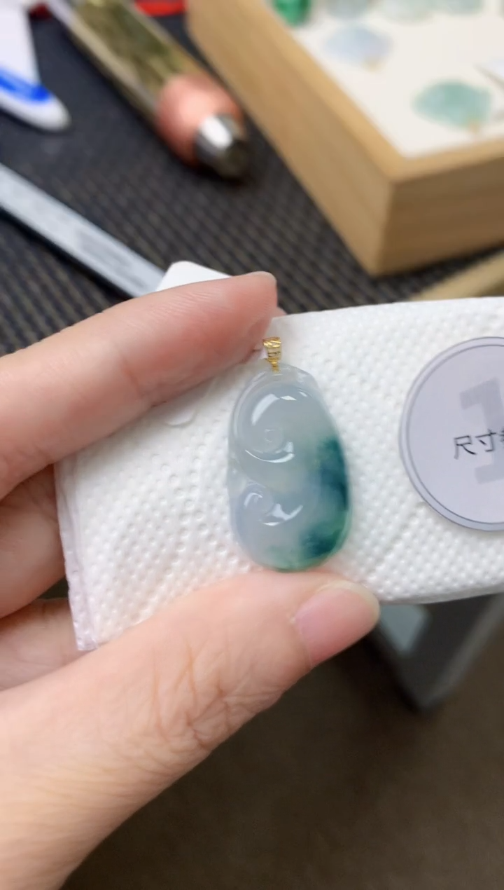 颈饰18K金镶嵌翡翠天然缅甸A货翡翠