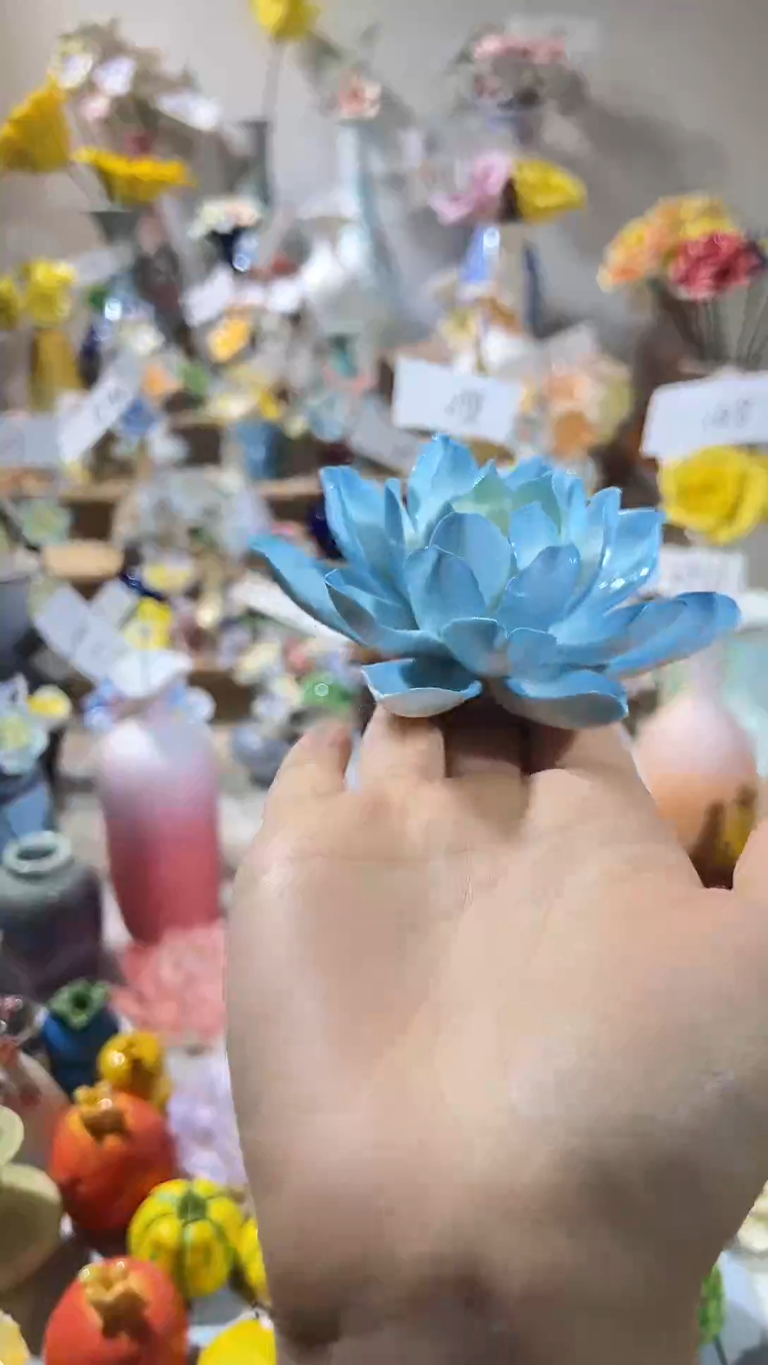 手工陶瓷蓝荷花 