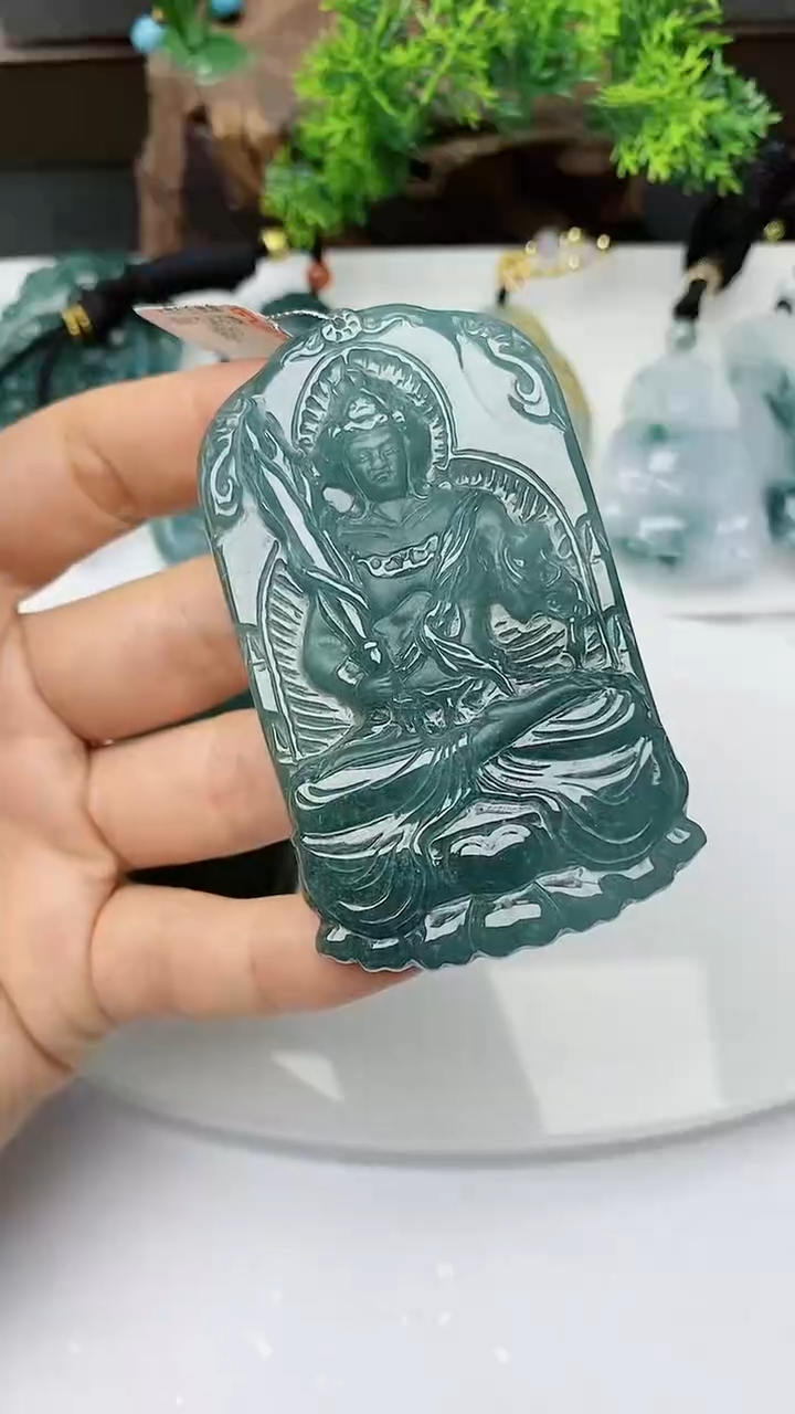 【闪购商品】翡翠颈饰未镶嵌        